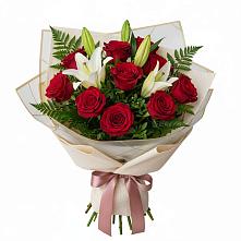 Букет цветов из:  Лилии и Розы в Зиме