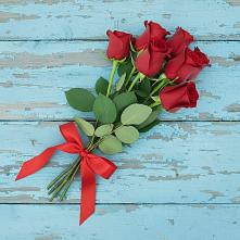 Букет Красные розы в Зиме