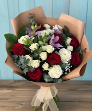 Букет цветов из:  Розы и Альстромерии в Зиме