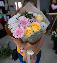 Букет цветов из:  Герберы, Розы и Хризантемы в Зиме