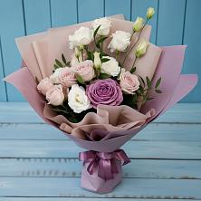 Букет цветов из:  Розы и Лизиантусы в Зиме