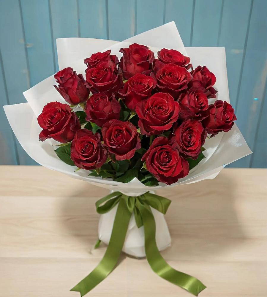 Букет Красные розы в Зиме