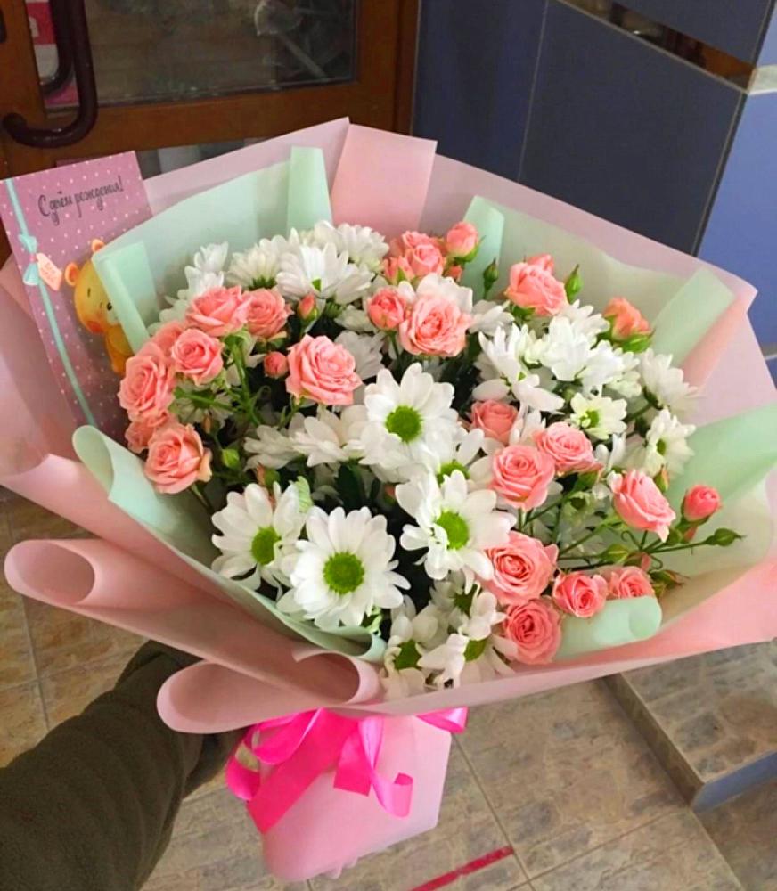 Букет цветов из: Розы и Хризантемы в Зиме