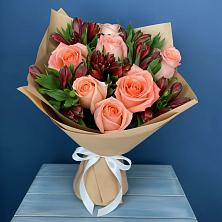 Букет цветов из:  Розы и Альстромерии в Зиме