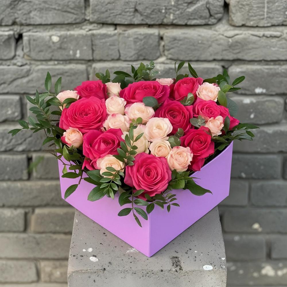 Цветочная композиция из Розы в коробке в Зиме