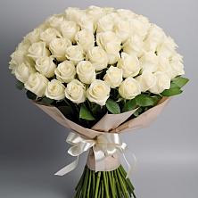 Букет 101 беля роза Белоснежка в Зиме