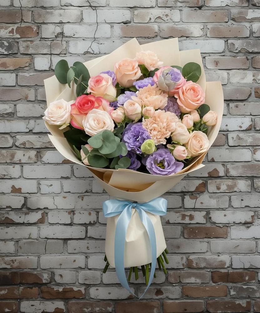 Букет цветов из: Розы, Лизиантусы и Гвоздики в Зиме