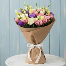 Букет цветов из:  Лизиантусы в Зиме