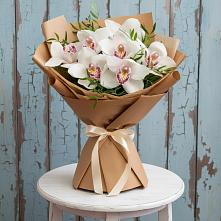 Букет цветов из:  Орхидеи и Розы в Зиме